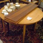 380 7609 DINING TABLE